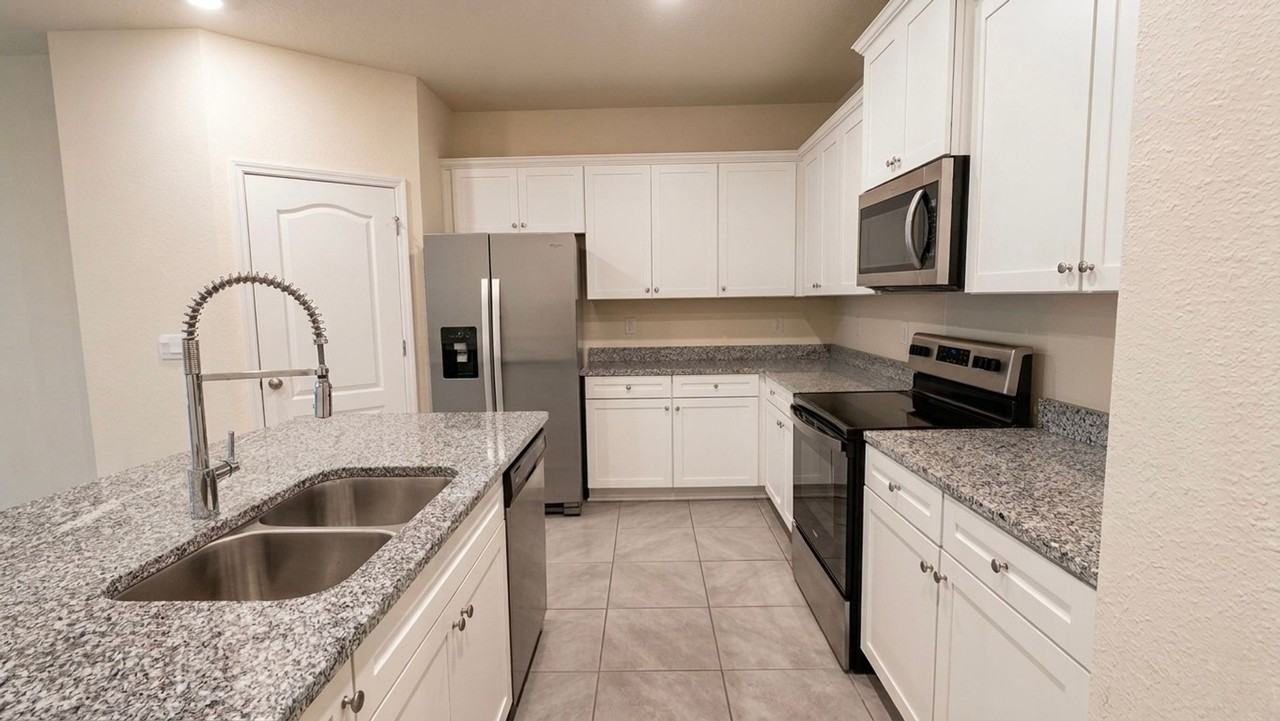 124 Pasadena Dr - Photo 5 of 18