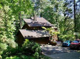 featured image of 2654 Sw Fairmount Blvd