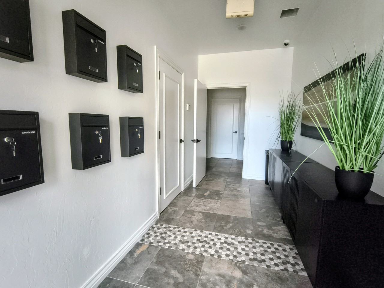 817 Irish Ln #A - Photo 5 of 32