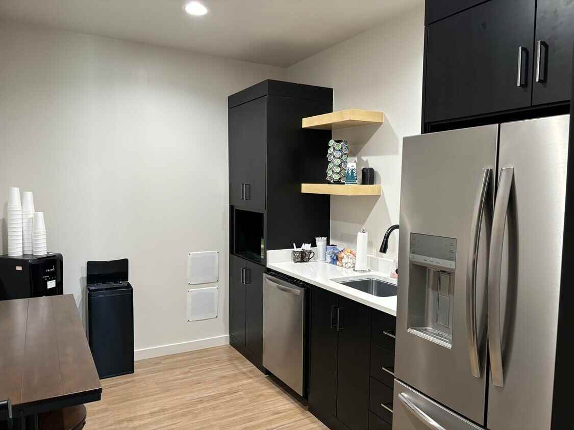 1901 W 33rd St - Photo 6 of 18