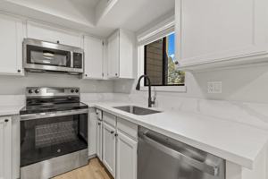 featured image of 3325 E Lockett Rd