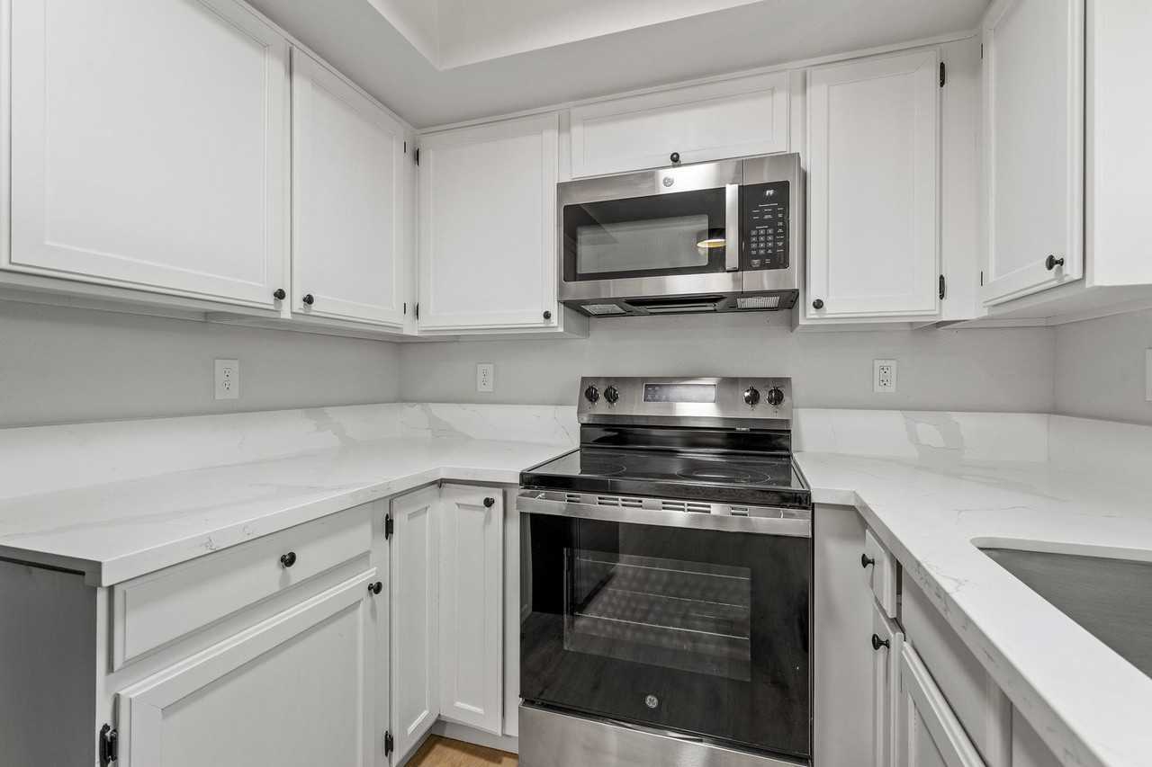 3325 East Lockett Road - Photo 2 of 50