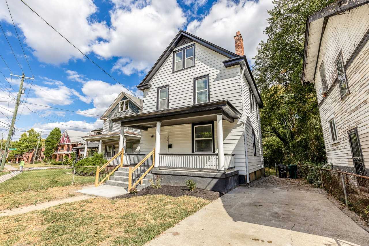 3862 Vine St #1 - Photo 2 of 32