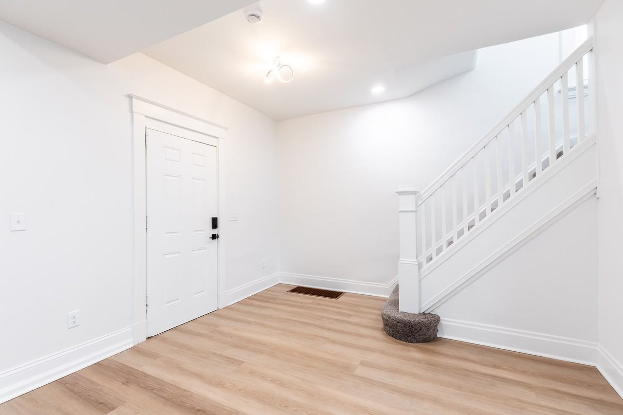 3862 Vine St #1 - Photo 4 of 32
