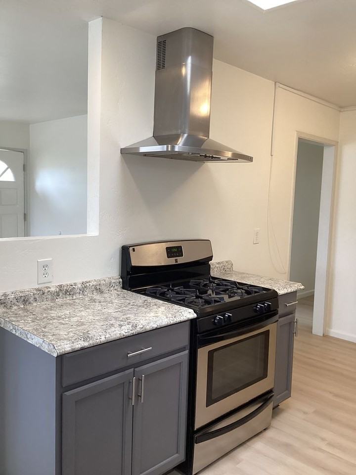 600 N Y St - Photo 2 of 22