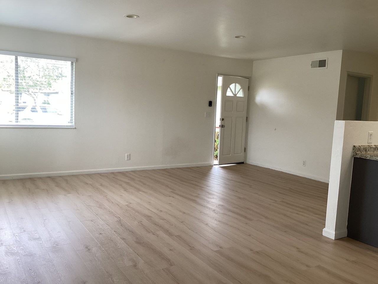 600 N Y St - Photo 5 of 22