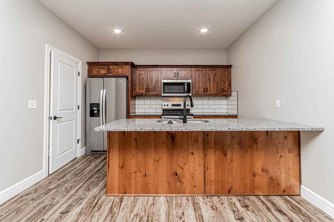 1704 Kenneth Dr - Photo 7 of 24