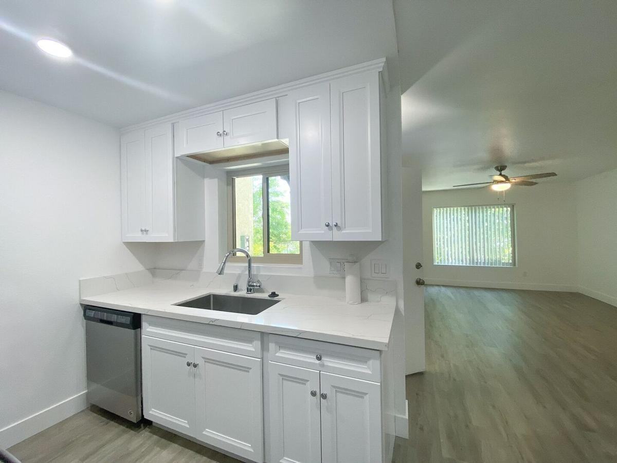 310 E Bradley Ave - Photo 6 of 29