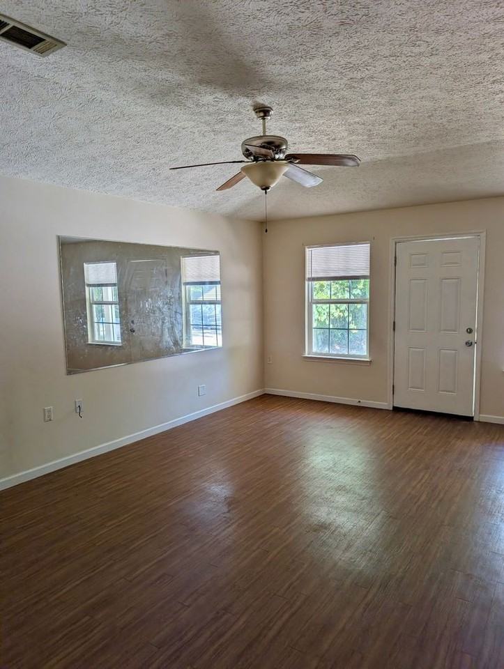 725 Sherman Ave #B - Photo 3 of 8