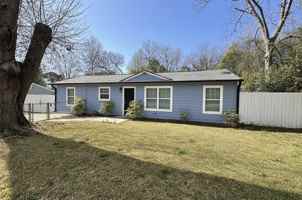 featured image of 5711 Sterling Pl #1