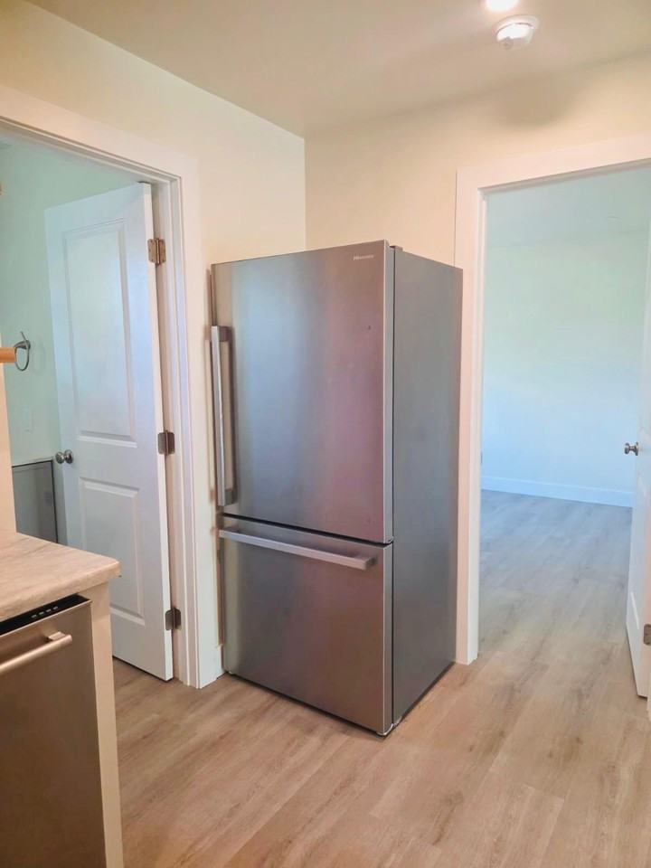 1121 Colorado Ave #1 - Photo 7 of 10