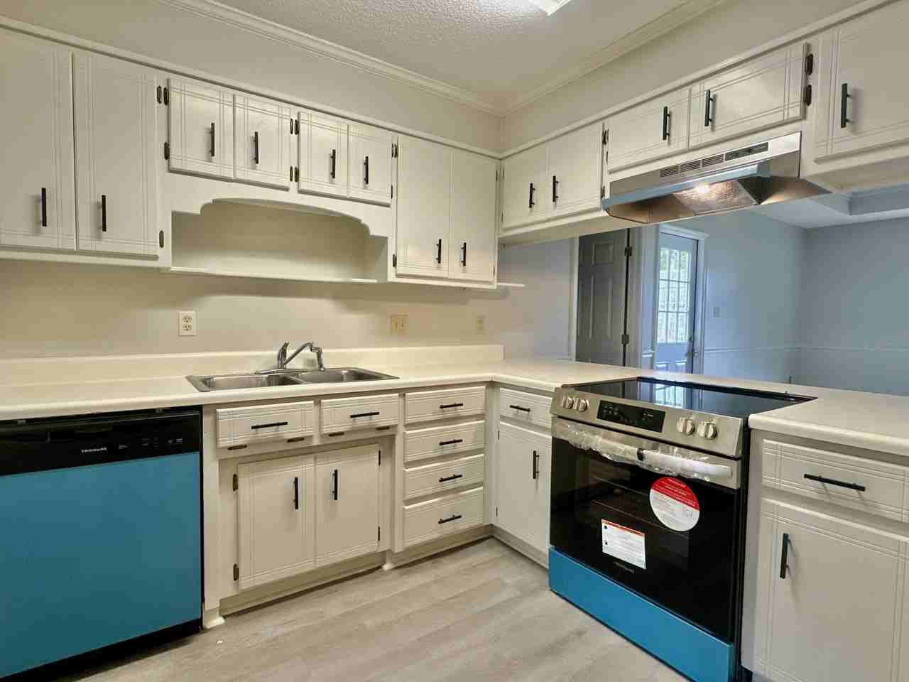 334 Sawgrass Dr #1 - Photo 4 of 24