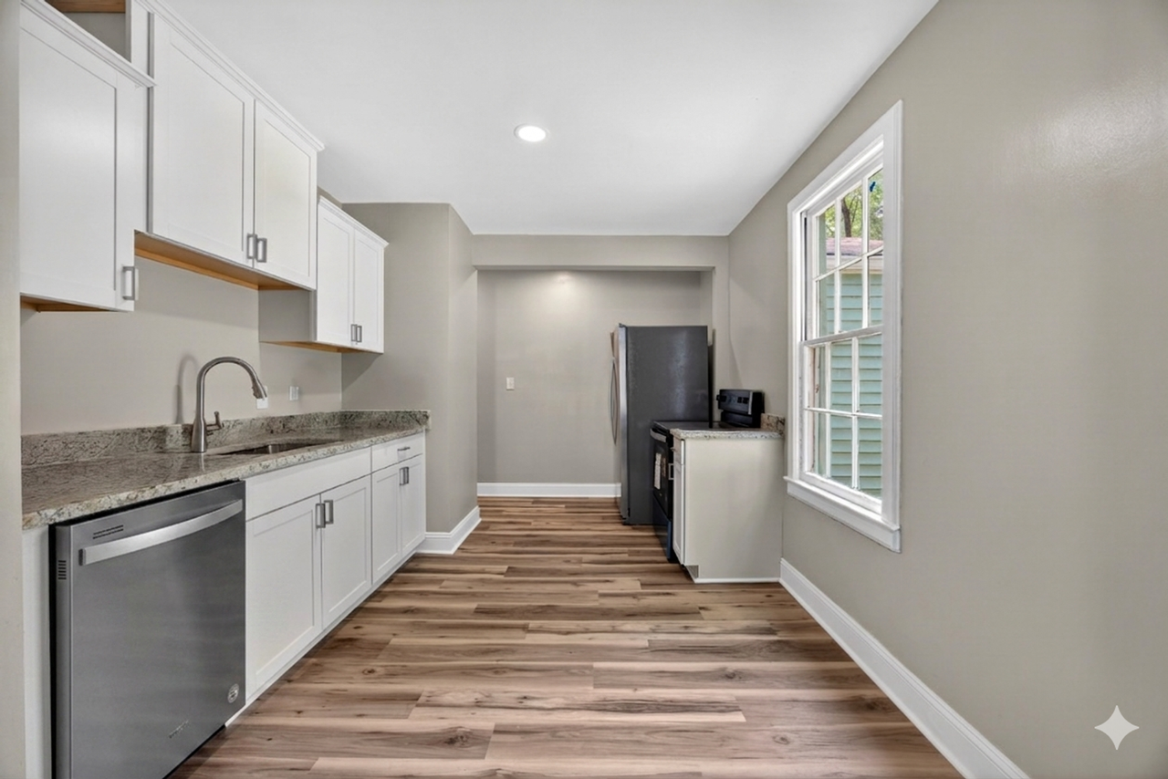 2218 Holt Dr - Photo 5 of 27