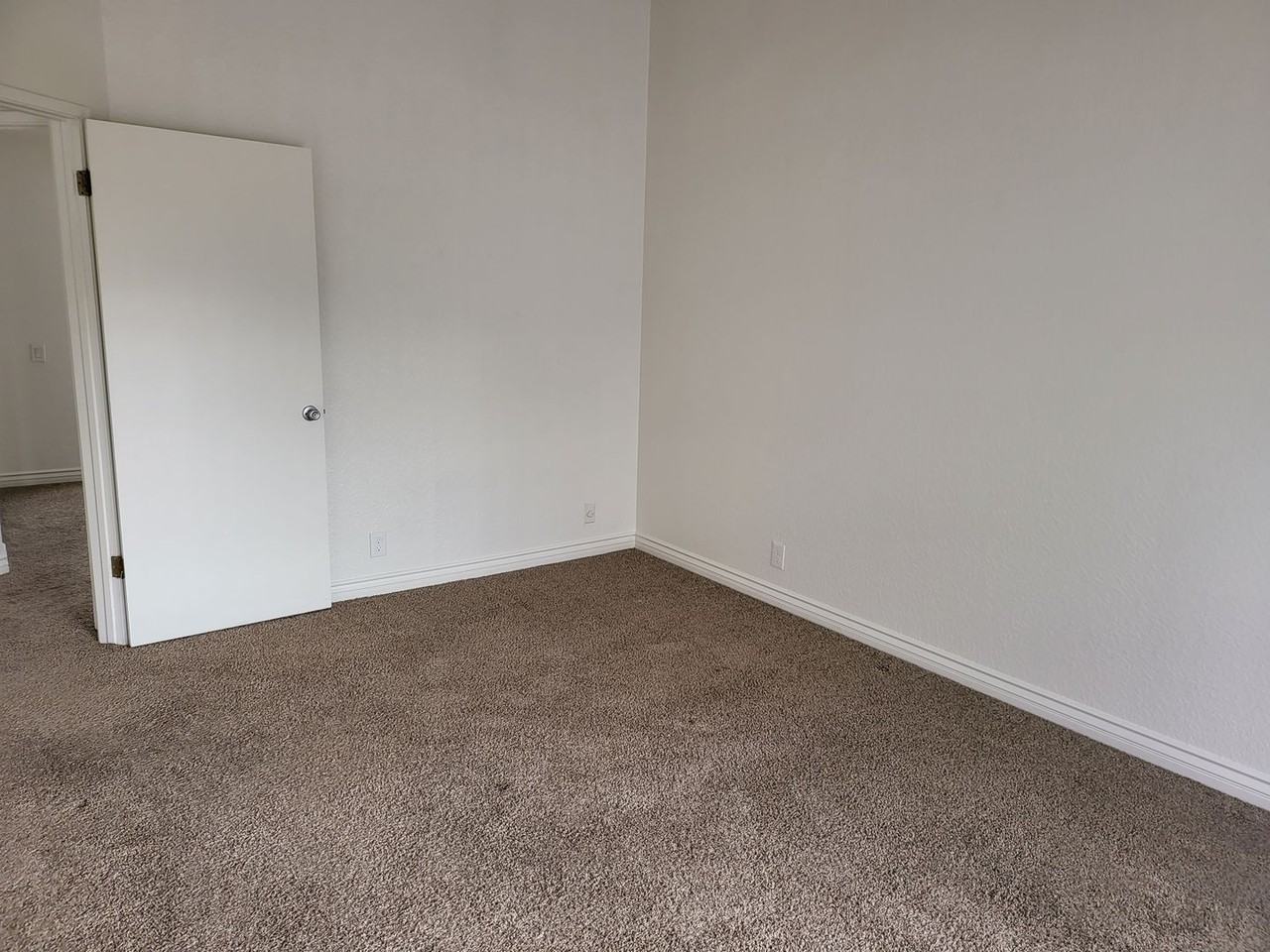 1457 N. Vulcan Ave. - Photo 5 of 20