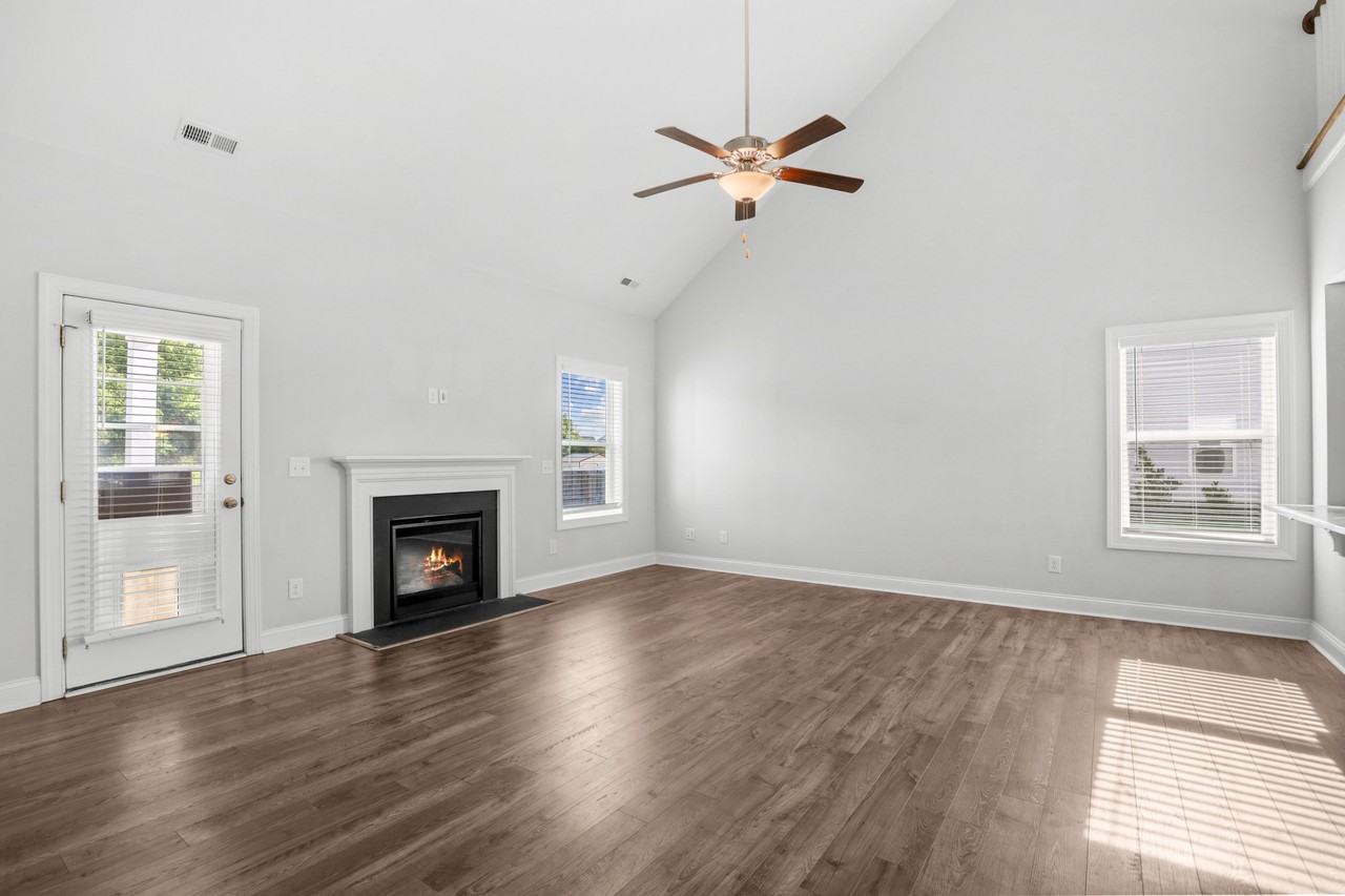 710 Tuscany Cir #1 - Photo 4 of 18