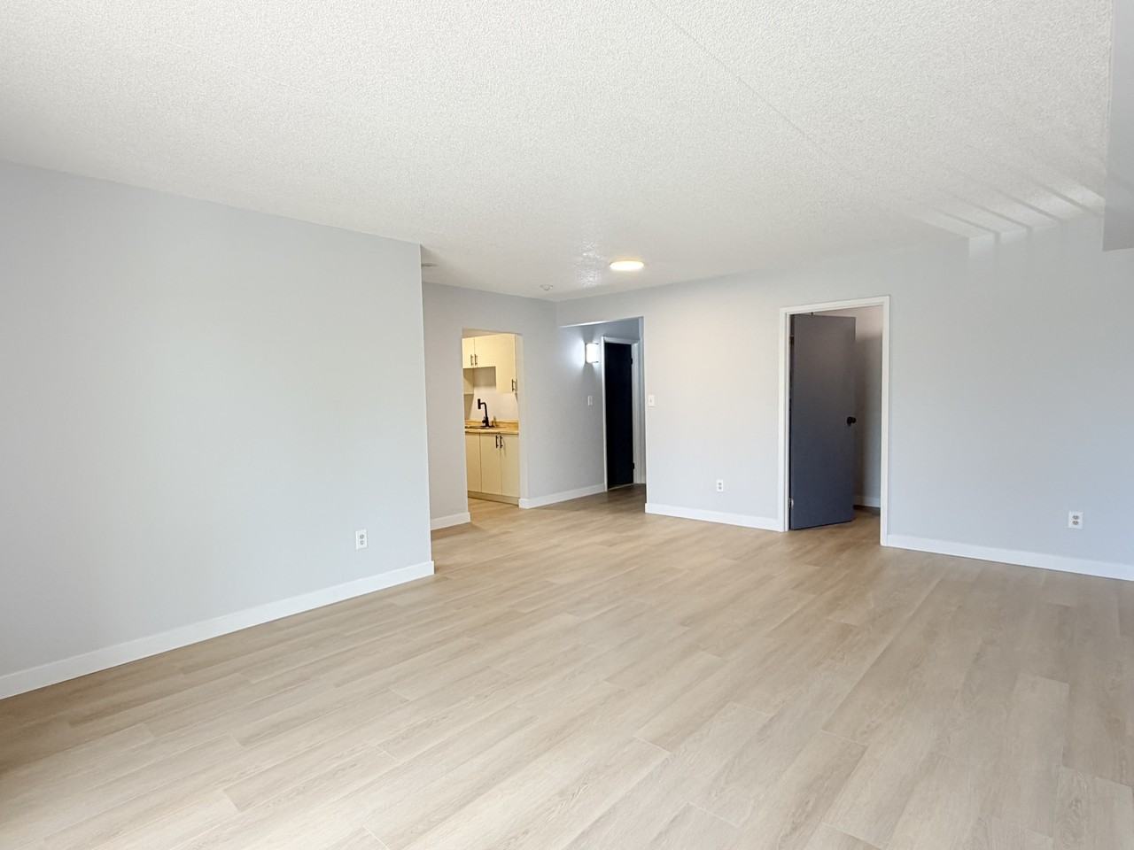 2950 Elsmere Ave #202 - Photo 2 of 12
