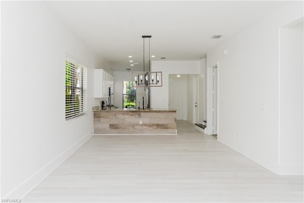 5360 Brin Way - Photo 4 of 36