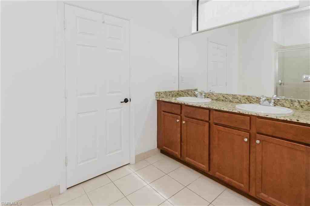 5360 Brin Way - Photo 7 of 36