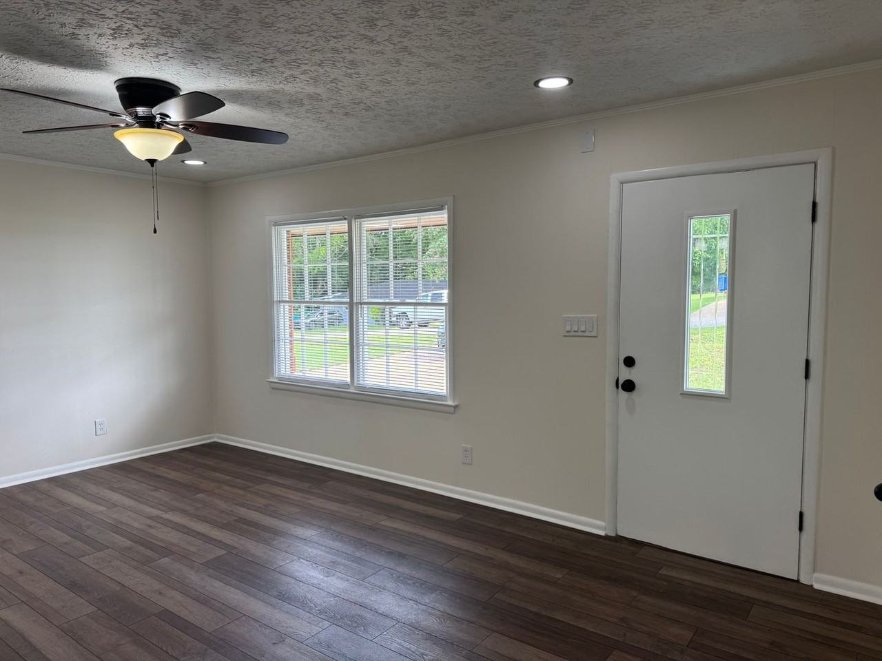 172 Chester St - Photo 7 of 32