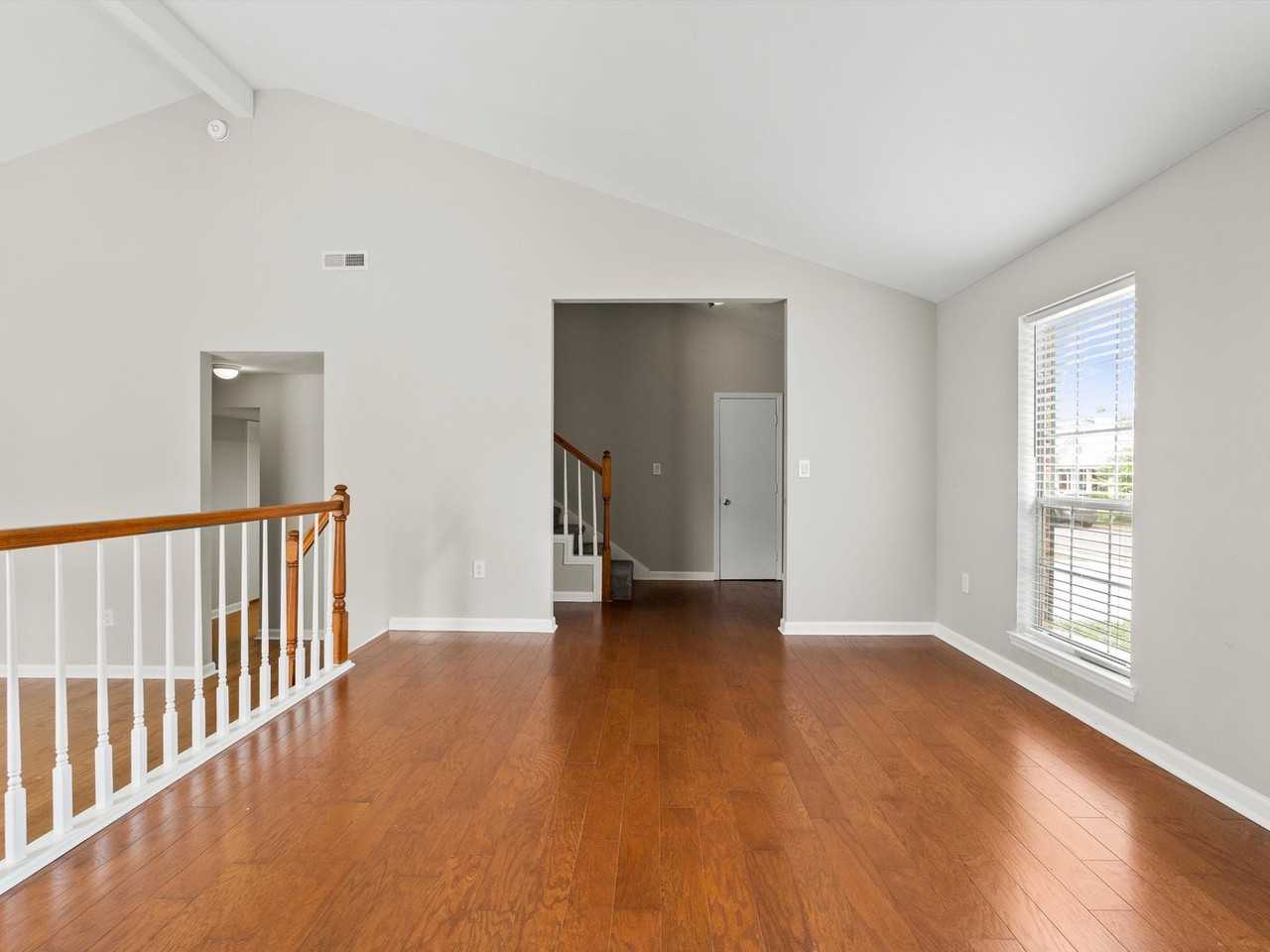 106 Champions Green Dr - Photo 6 of 28