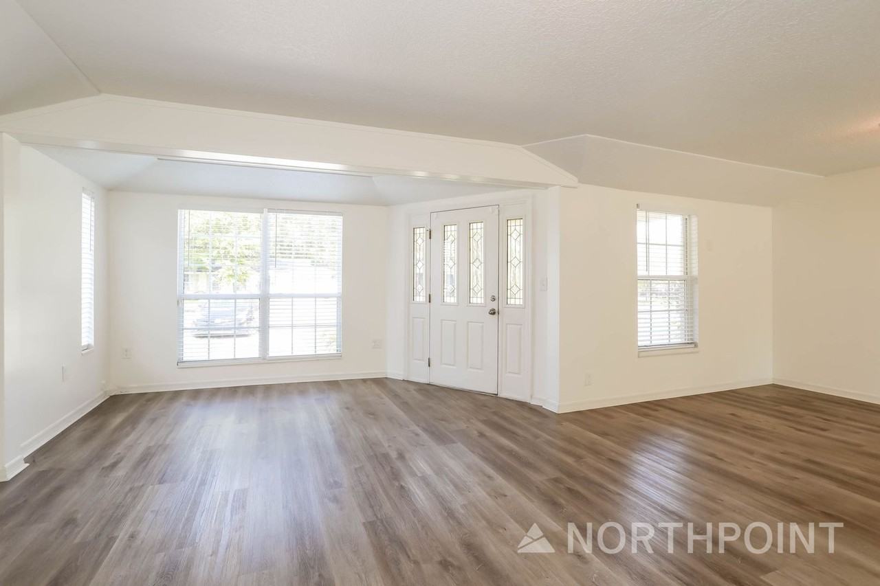5524 Enchanted Dr - Photo 4 of 16