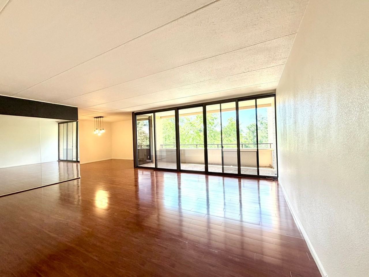 1200 Riverside Dr #1280 - Photo 2 of 19
