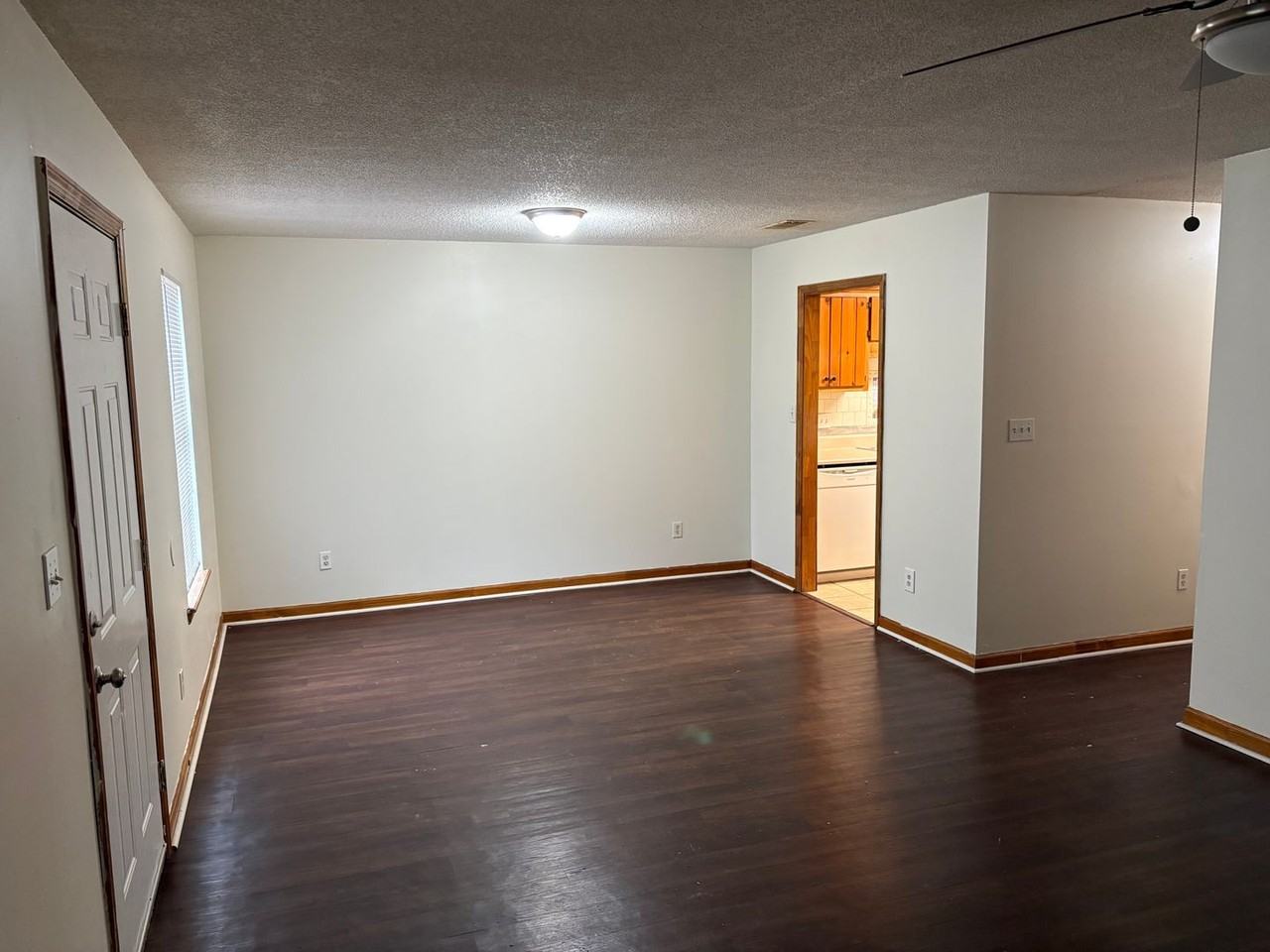 107 Winding Way Apt D - Photo 2 of 10