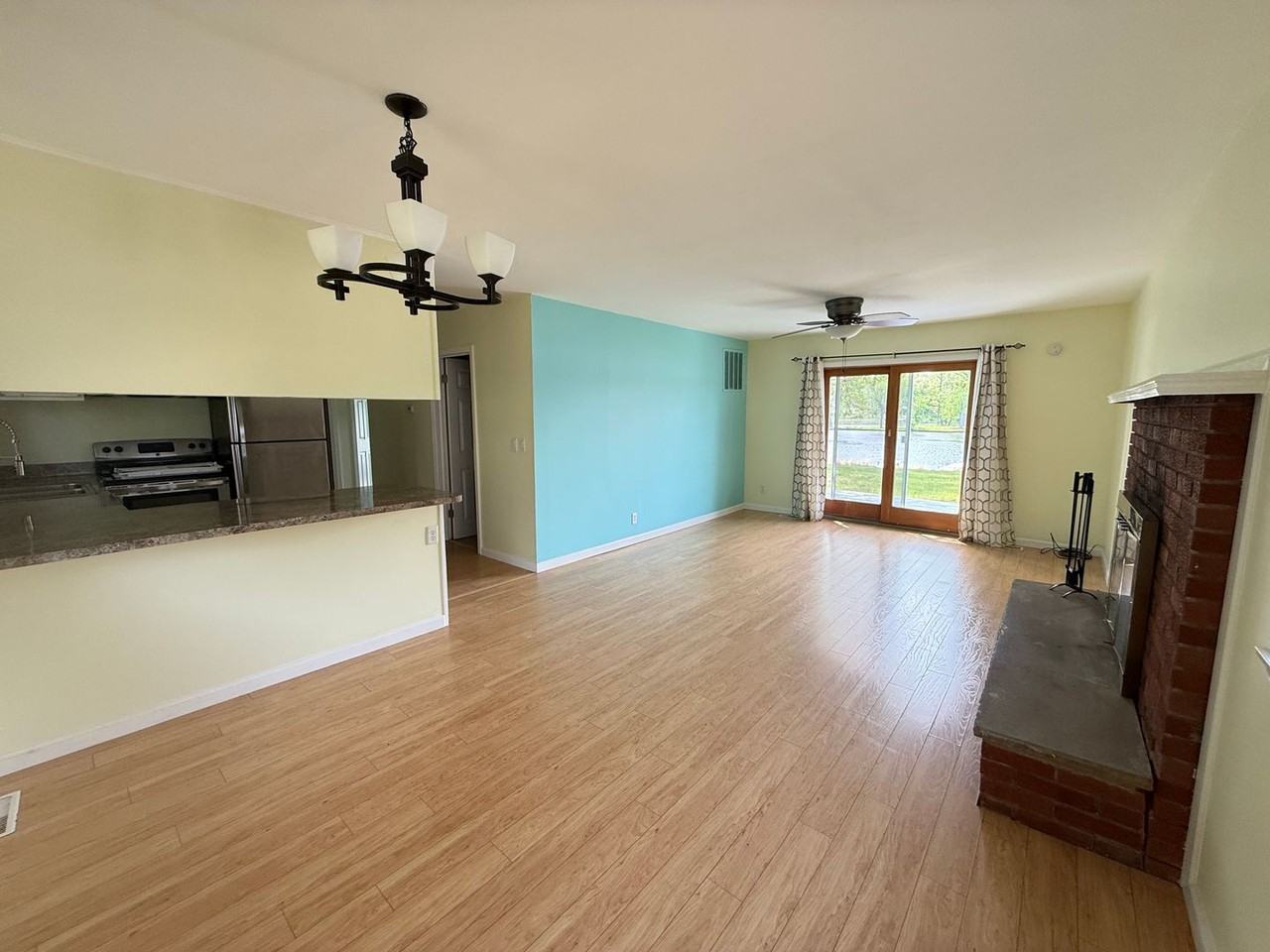 121 Nottingham Dr - Photo 6 of 25