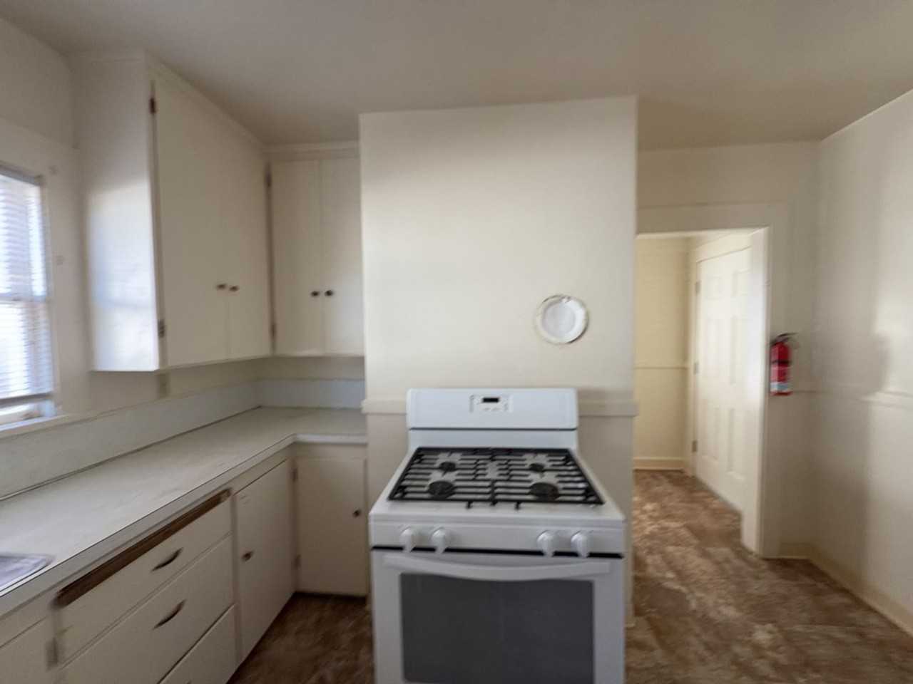 1328 9th St - Photo 3 of 27