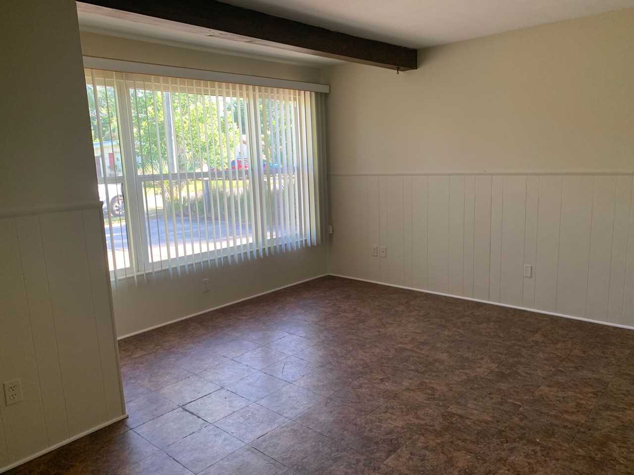 718 Jane Ave - Photo 2 of 10