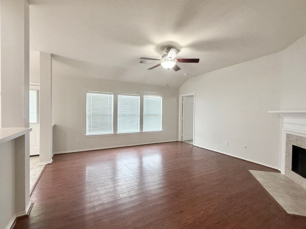 12404 Shady Brook Dr - Photo 5 of 29