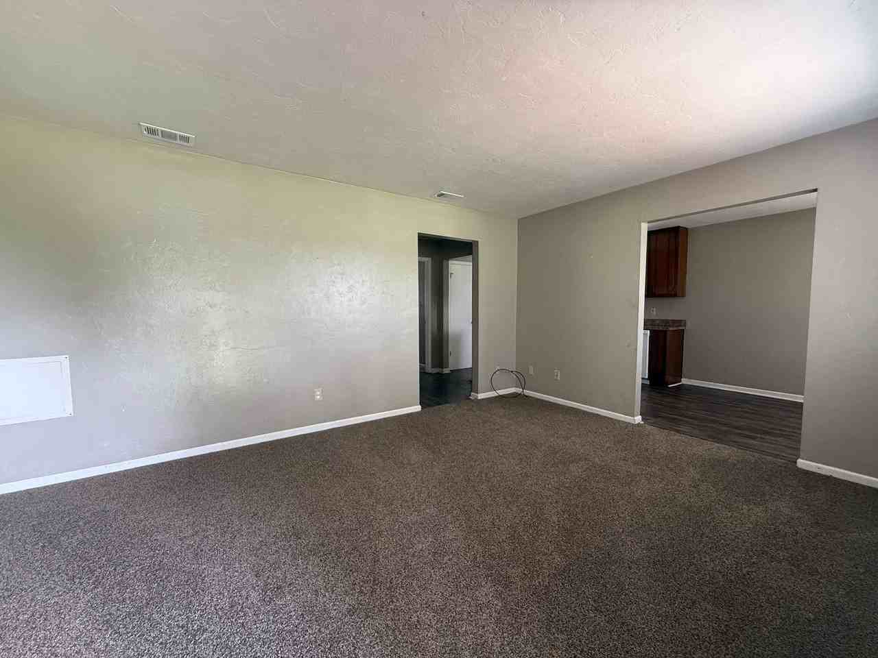 1411 Lake Brooke Dr - Photo 2 of 8