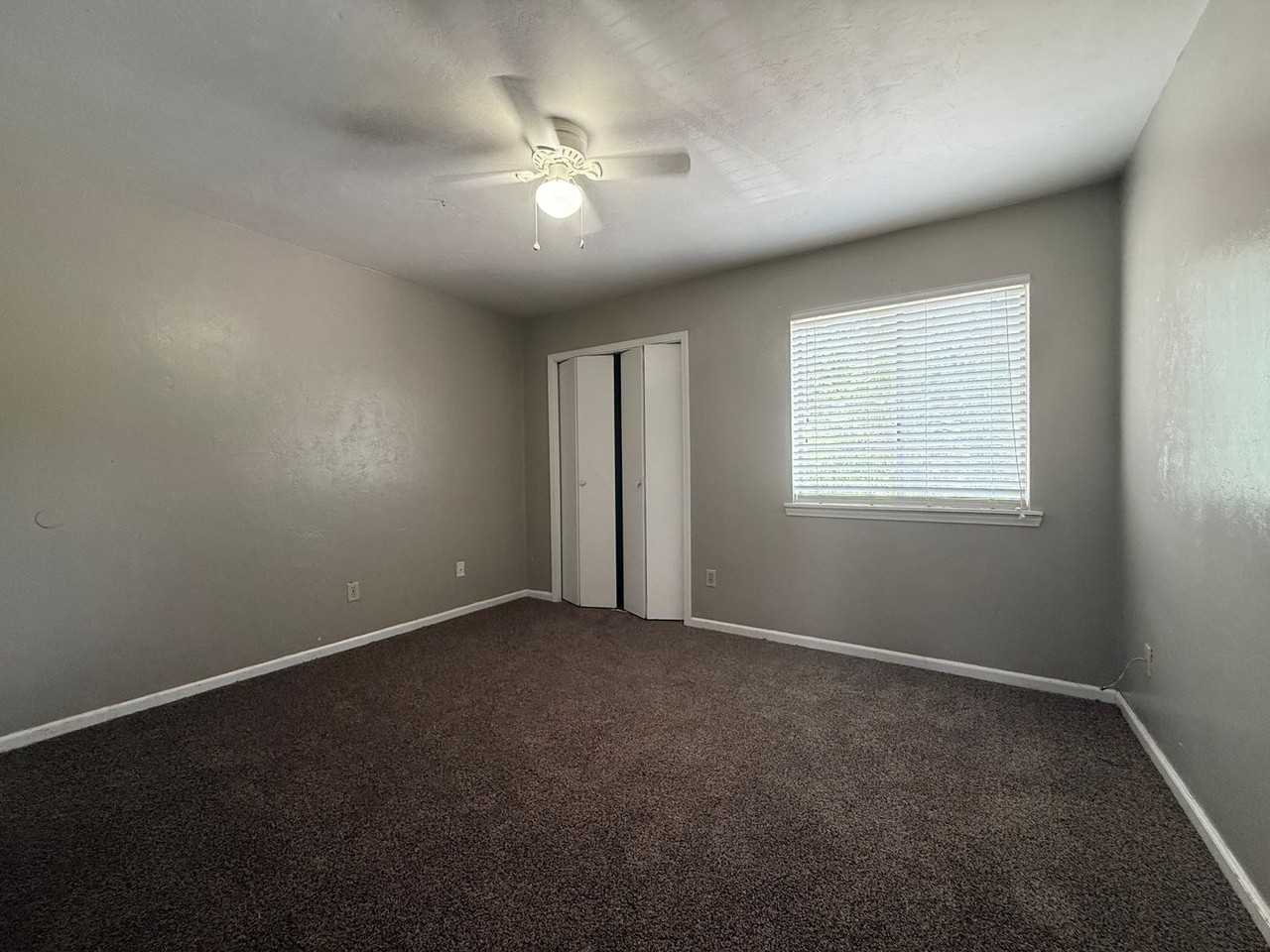 1411 Lake Brooke Dr - Photo 5 of 8