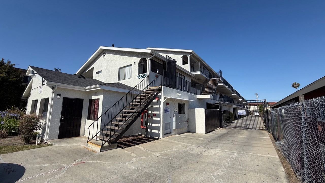 13528 LEMOLI - Photo 2 of 2