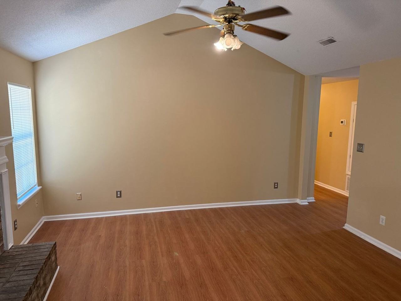 2962 Bridgeport Dr - Photo 6 of 20