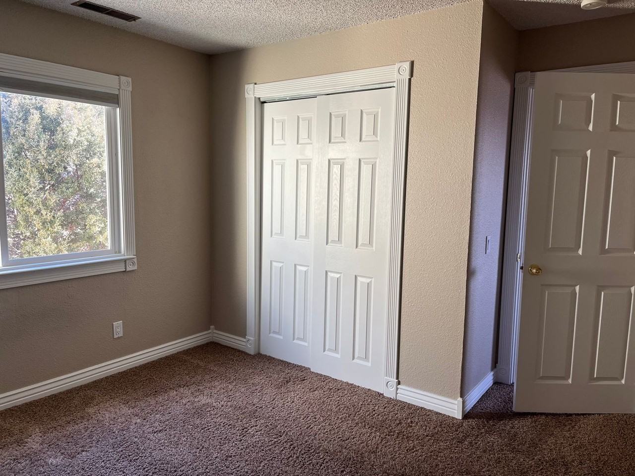 124 Western Hills Blvd - Photo 4 of 9