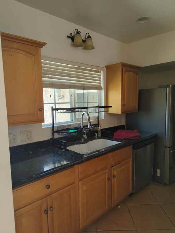1104 N Frederic St - Photo 6 of 9