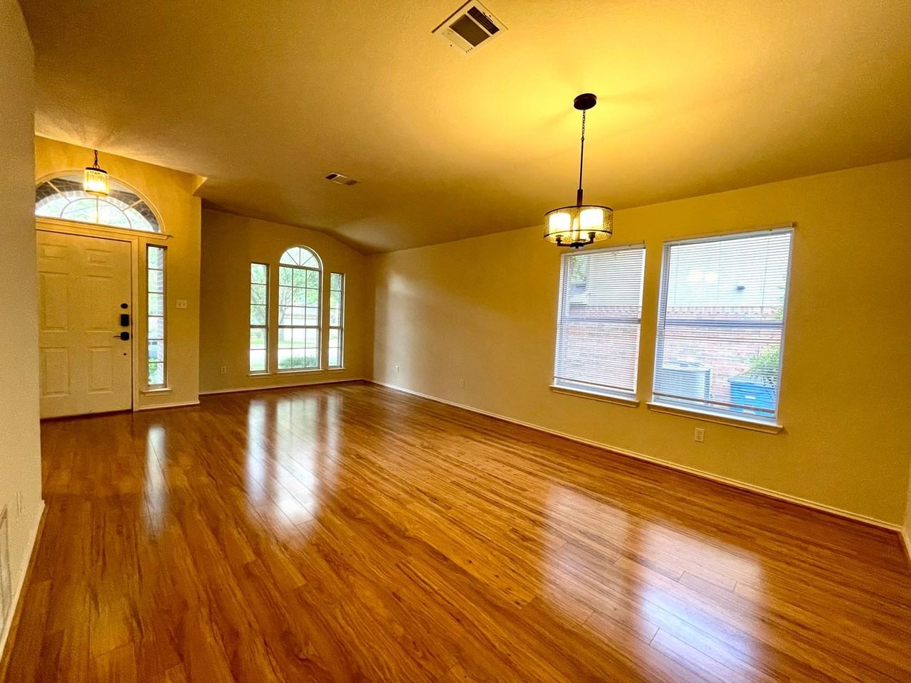 4213 Walling Forge Dr - Photo 5 of 32