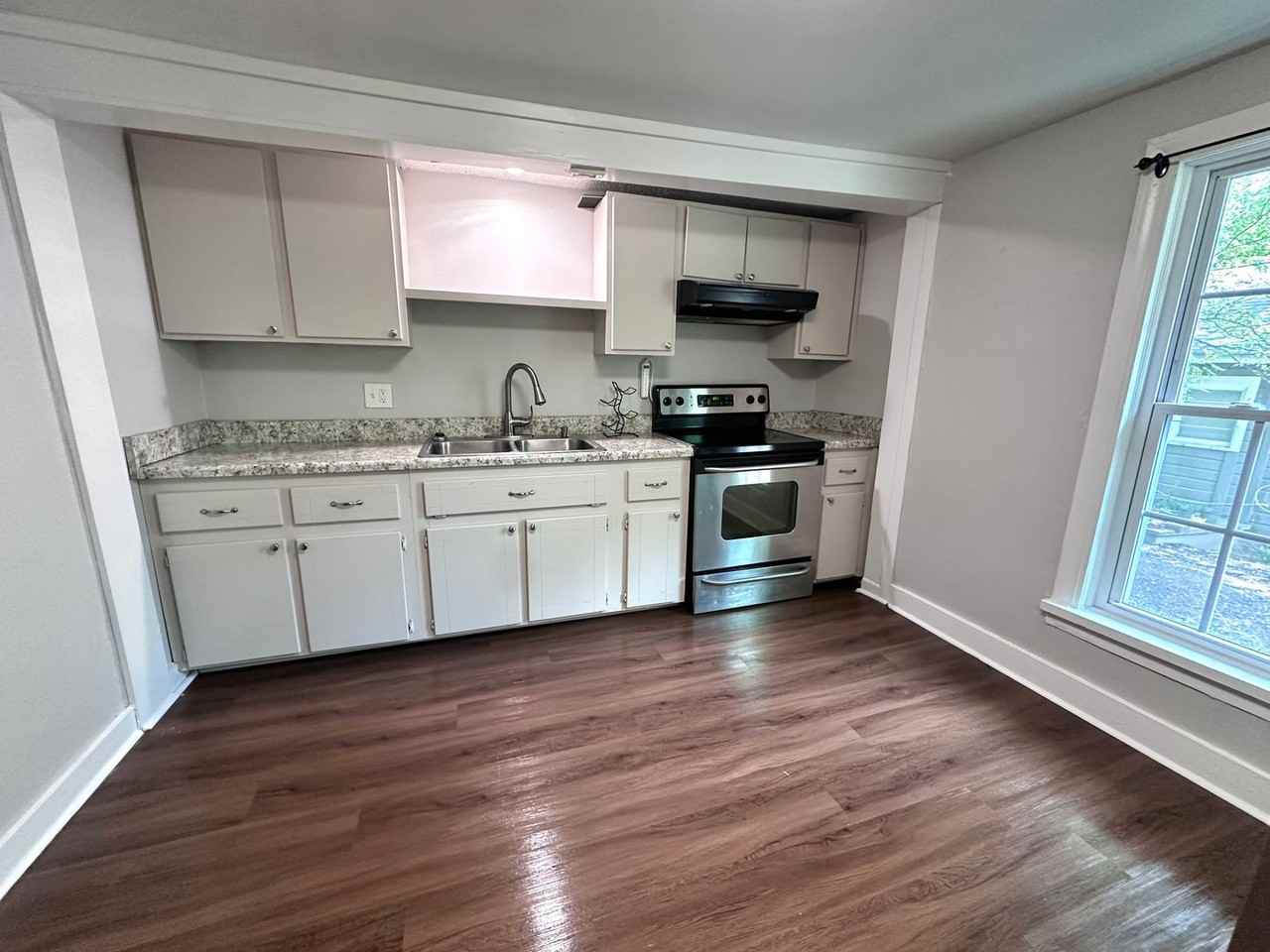 2220 Southern St Ne - Photo 2 of 18