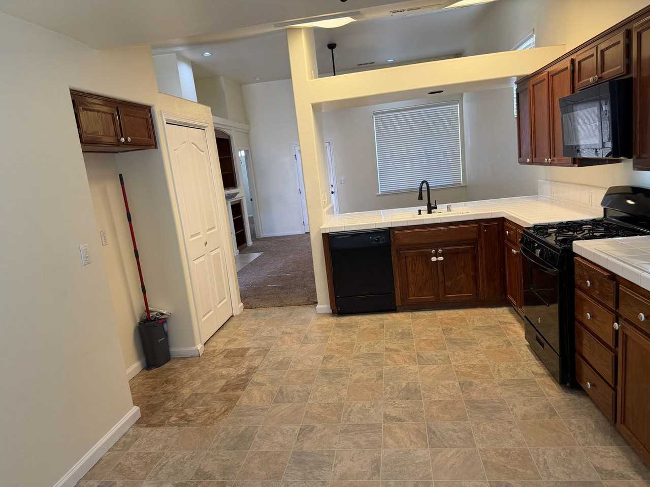 1631 E Victor Ave - Photo 2 of 20