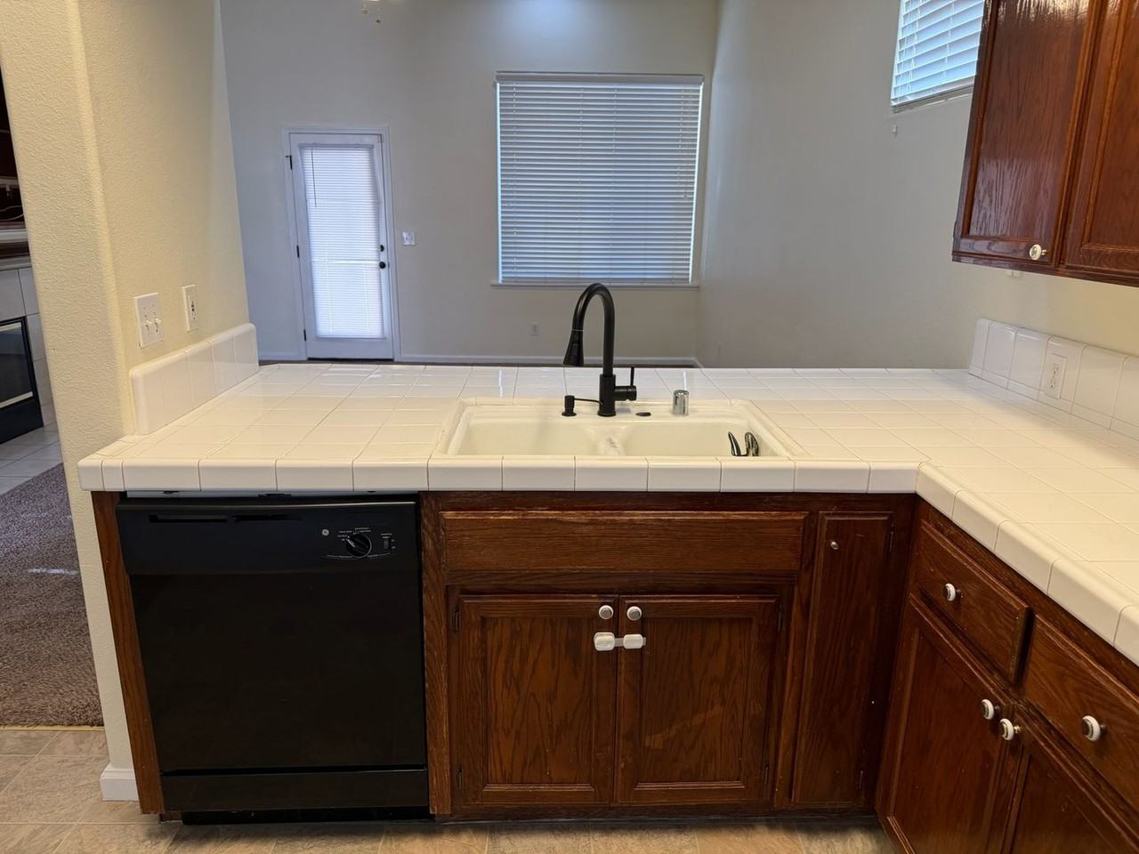 1631 E Victor Ave - Photo 3 of 20