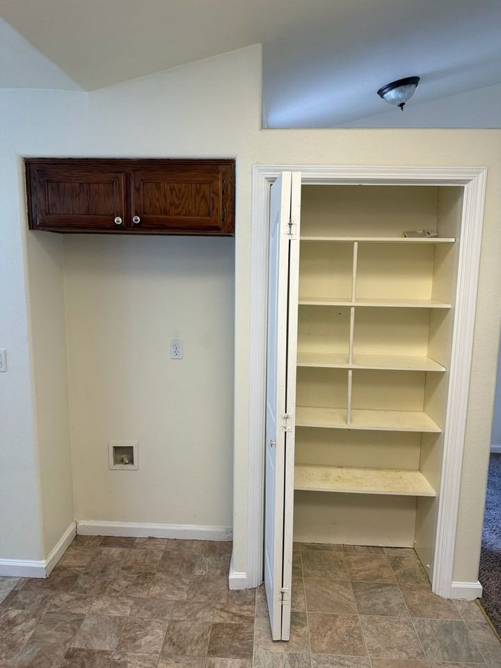 1631 E Victor Ave - Photo 6 of 20