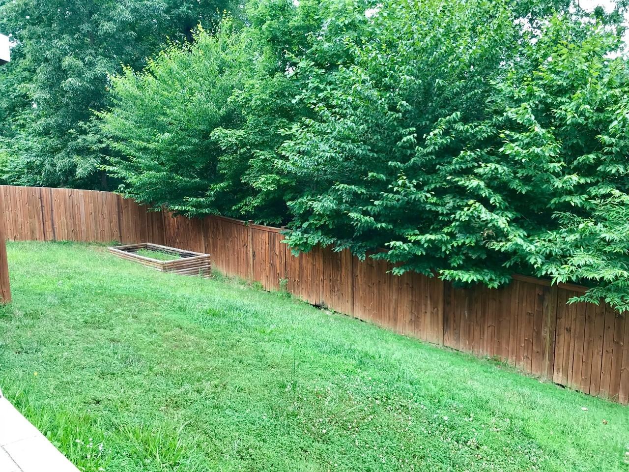 81 Landmark Dr - Photo 5 of 47