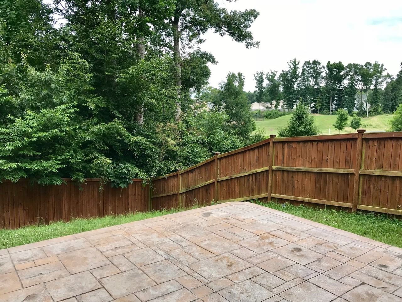 81 Landmark Dr - Photo 7 of 47