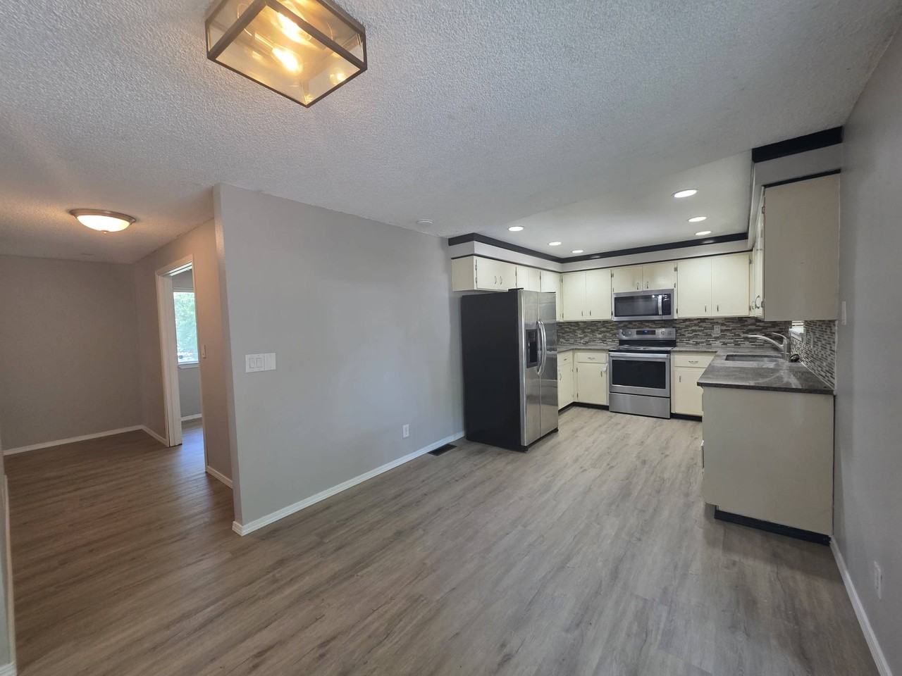 7113 W Arrowhead Ave #1 - Photo 7 of 19