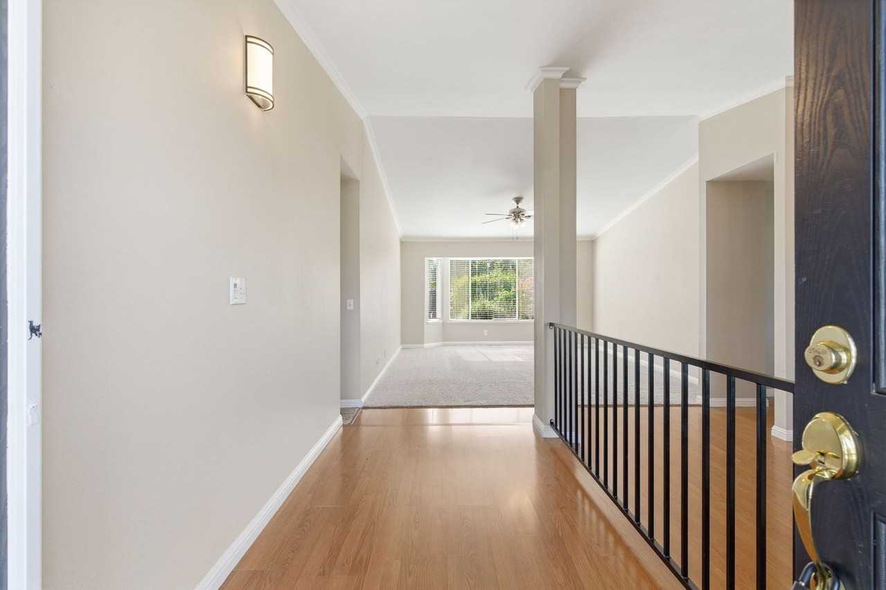 1077 Bellamy Ct - Photo 5 of 45