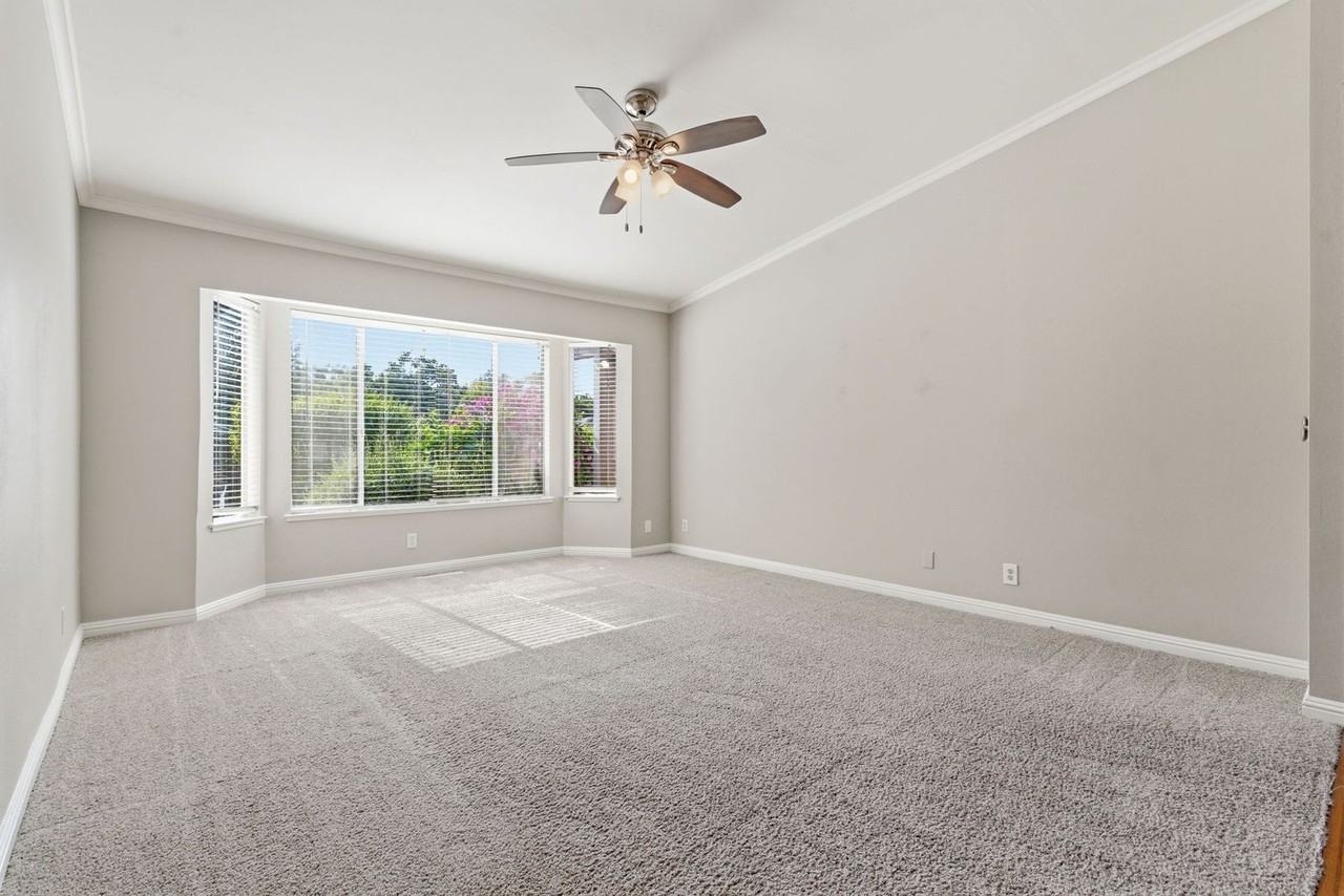 1077 Bellamy Ct - Photo 6 of 45