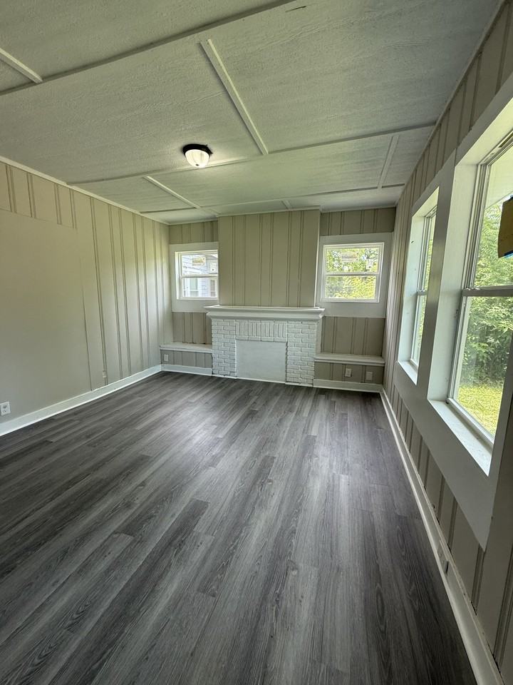 537 17th St Sw #1 - Photo 2 of 7