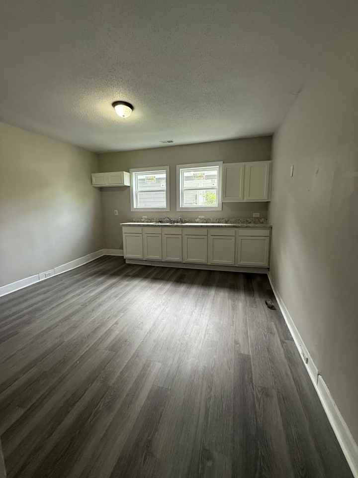 537 17th St Sw #1 - Photo 4 of 7