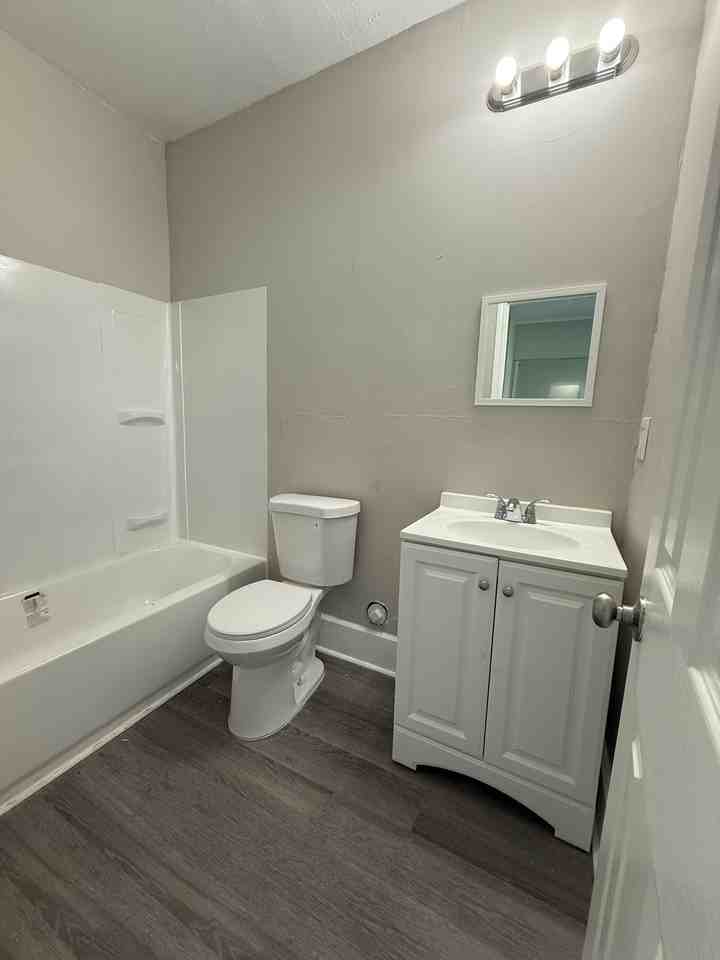 537 17th St Sw #1 - Photo 5 of 7